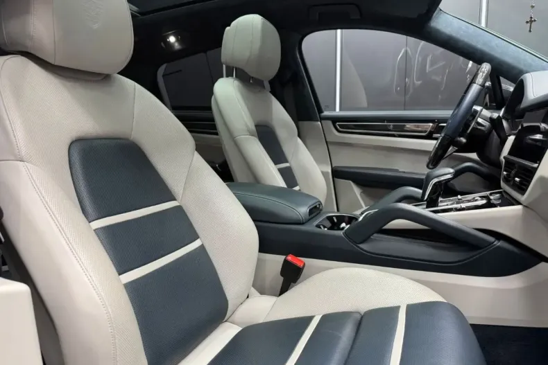 Porsche Cayenne din 2023 cu 55.920 km - oferta POR162491 - foto 9