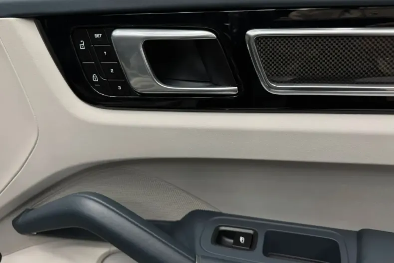 Porsche Cayenne din 2023 cu 55.920 km - oferta POR162491 - foto 20