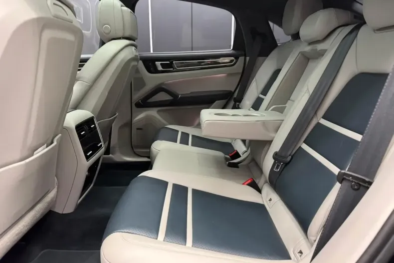 Porsche Cayenne din 2023 cu 55.920 km - oferta POR162491 - foto 32