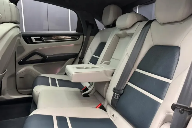 Porsche Cayenne din 2023 cu 55.920 km - oferta POR162491 - foto 33