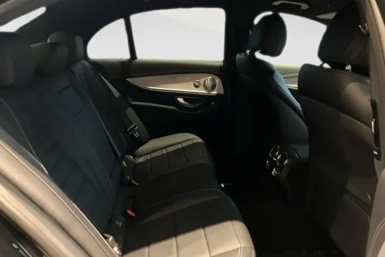 Mercedes-Benz E 450 din 2022 cu 64.276 km - oferta MER162495 - foto 8