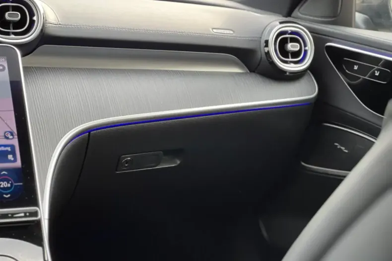 Mercedes-Benz C 300 din 2023 cu 45.500 km - oferta MER162498 - foto 46