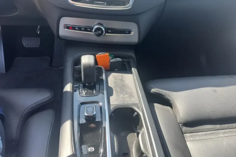 Volvo XC90 din 2024 cu 16.876 km - oferta VOL162507 - foto 10