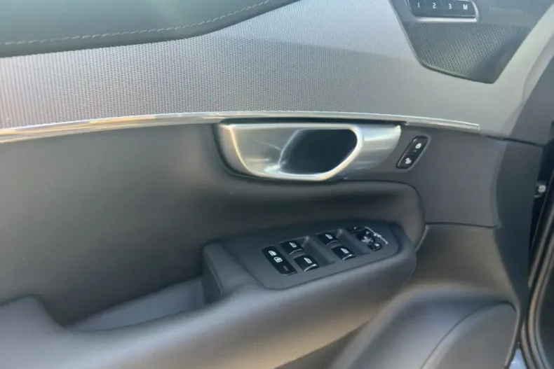 Volvo XC90 din 2024 cu 16.876 km - oferta VOL162507 - foto 12