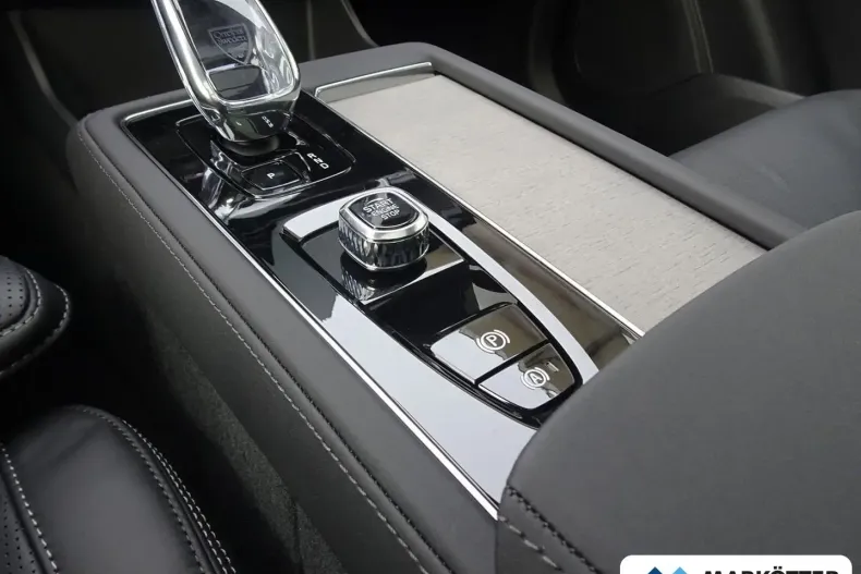 Volvo XC90 din 2025 cu 9.900 km - oferta VOL162521 - foto 9