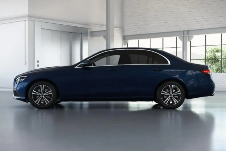 Mercedes-Benz E 220 din 2022 cu 44.925 km - oferta MER162525 - foto 3