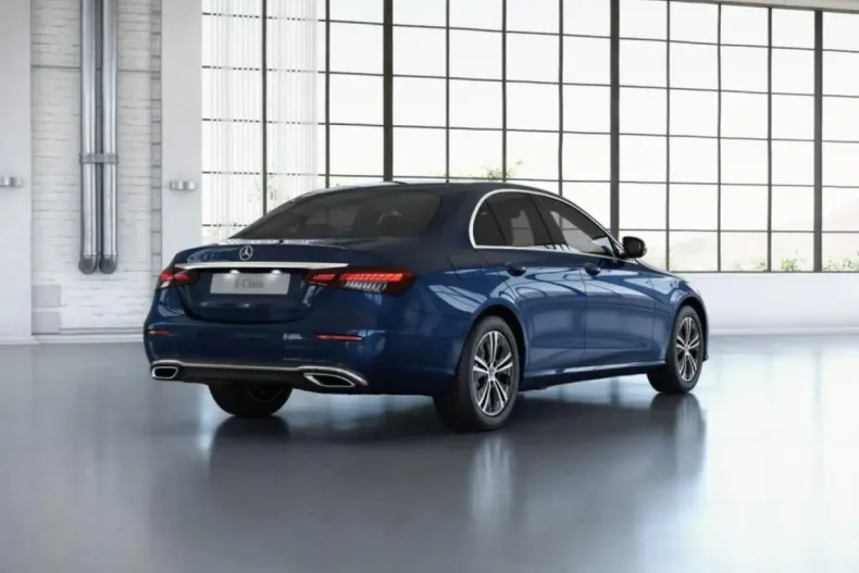 Mercedes-Benz E 220 din 2022 cu 44.925 km - oferta MER162525 - foto 4