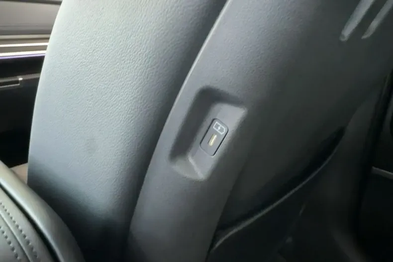 Hyundai SANTA FE din 2024 cu 14.053 km - oferta HYU162546 - foto 19