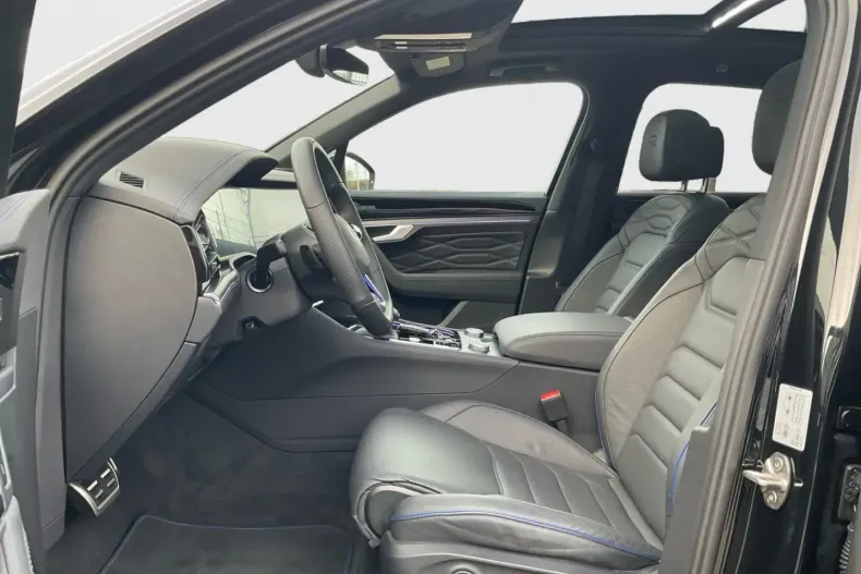 Volkswagen Touareg din 2024 cu 17.799 km - oferta VOL162548 - foto 9