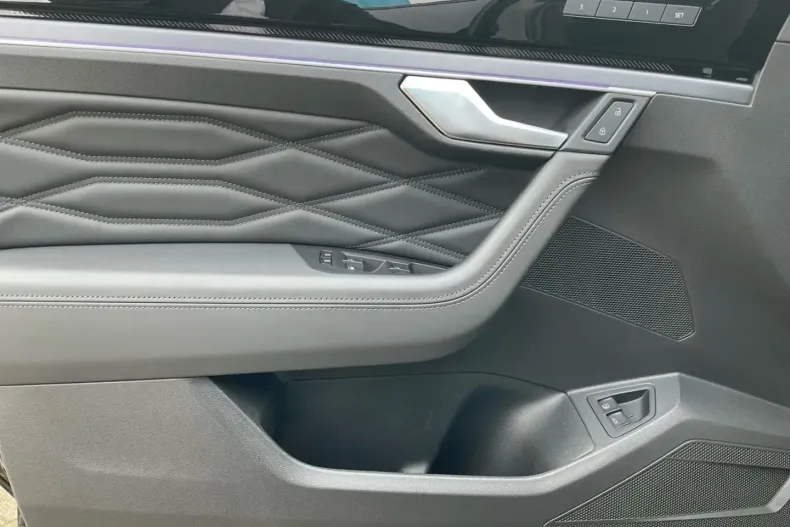 Volkswagen Touareg din 2024 cu 17.799 km - oferta VOL162548 - foto 21