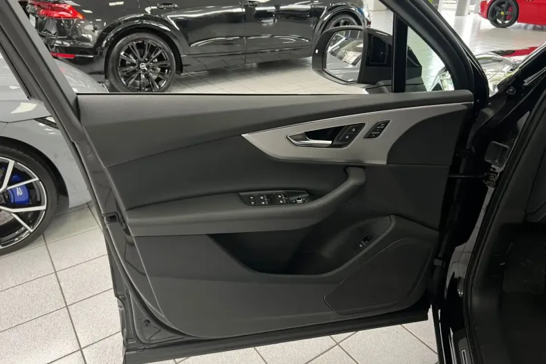 Audi Q7 din 2022 cu 64.472 km - oferta AUD162562 - foto 7