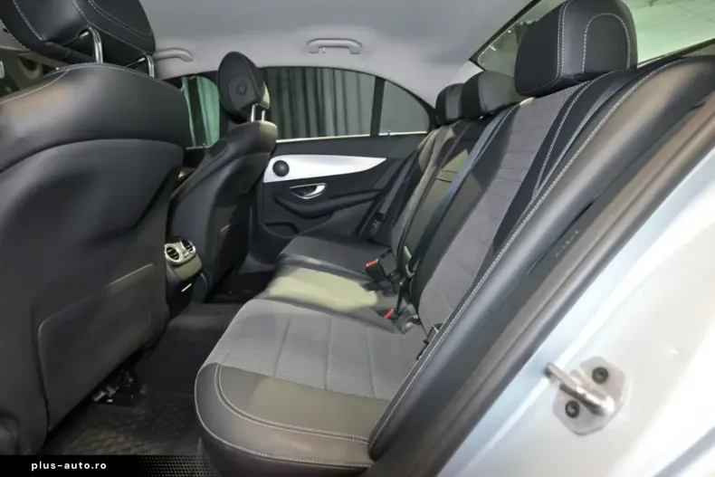 Mercedes-Benz E 220 din 2022 cu 59.250 km - oferta MER162564 - foto 5
