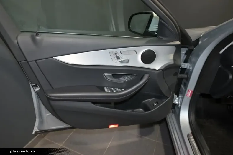 Mercedes-Benz E 220 din 2022 cu 59.250 km - oferta MER162564 - foto 17