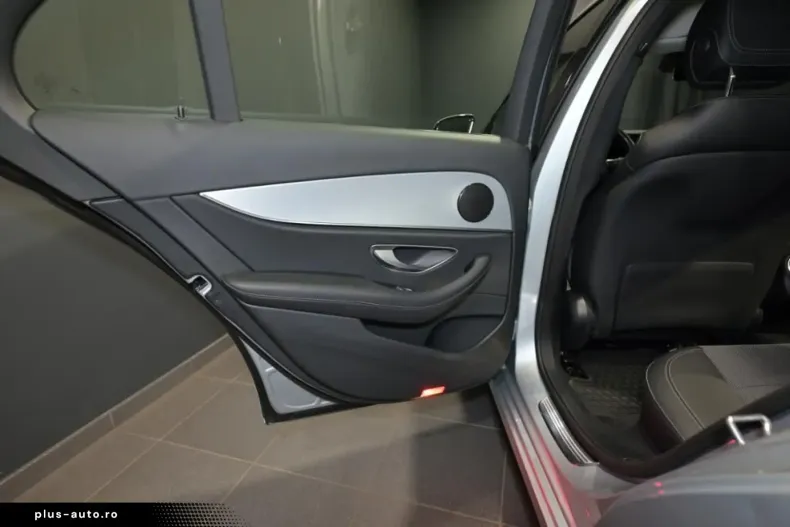 Mercedes-Benz E 220 din 2022 cu 59.250 km - oferta MER162564 - foto 23
