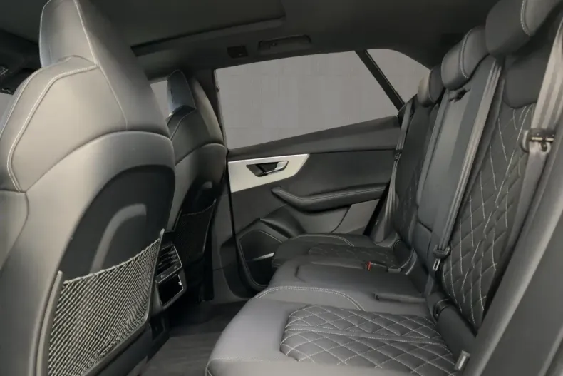 Audi Q8 din 2024 cu 25.876 km - oferta AUD162569 - foto 7