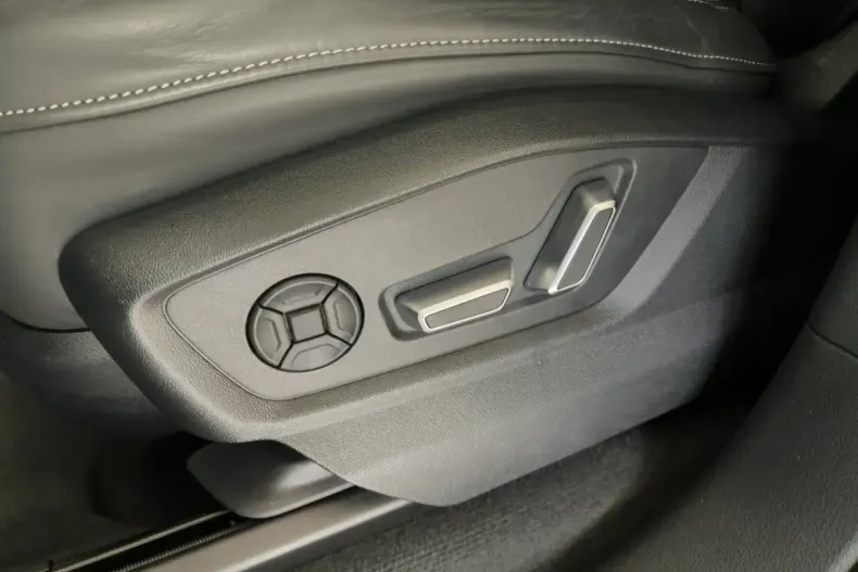 Audi Q8 din 2024 cu 25.876 km - oferta AUD162569 - foto 16