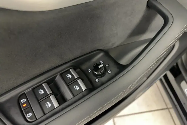 Audi Q8 din 2024 cu 25.876 km - oferta AUD162569 - foto 18