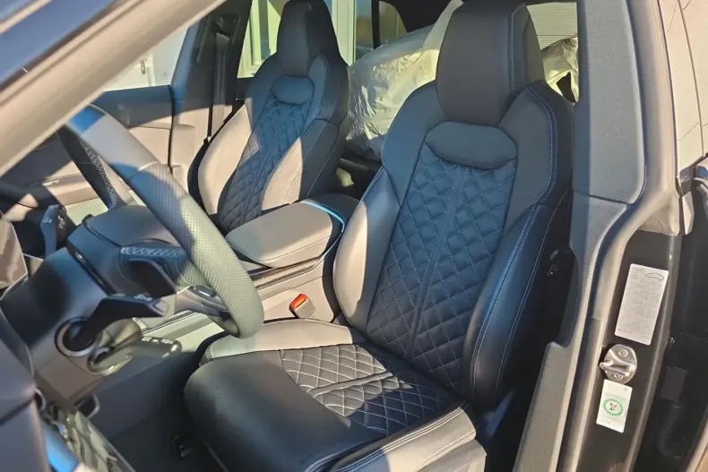 Audi SQ8 din 2023 cu 23.914 km - oferta AUD162571 - foto 9