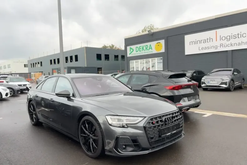Audi S8 din 2023 cu 52.671 km - oferta AUD162578 - foto 1