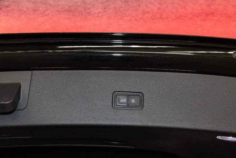 Audi Q8 din 2025 cu 8.301 km - oferta AUD162583 - foto 7