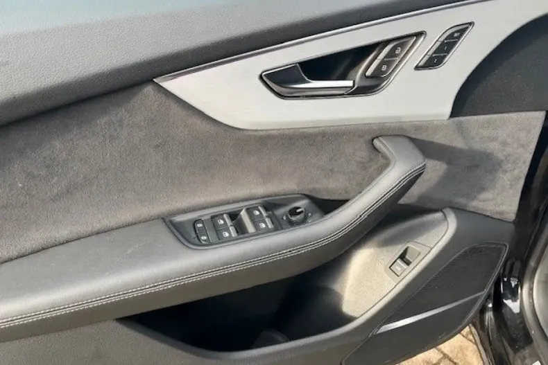 Audi Q8 din 2023 cu 47.200 km - oferta AUD162585 - foto 19