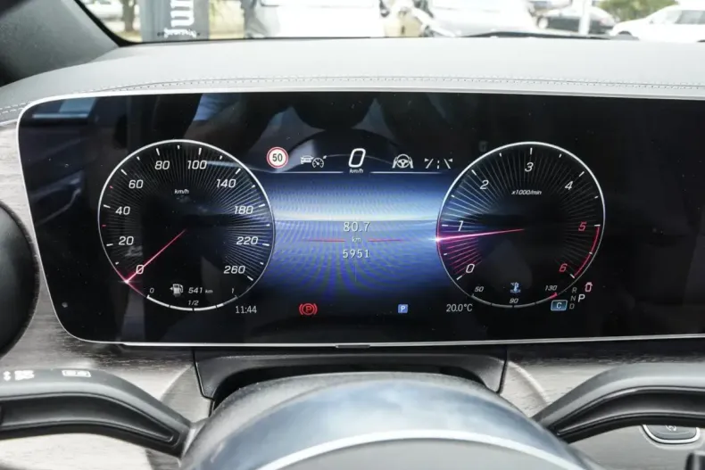 Mercedes-Benz V 250 din 2024 cu 6.300 km - oferta MER162621 - foto 13