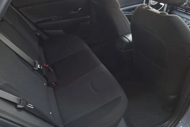 Hyundai Elantra din 2022 cu 41.793 km - oferta HYU162662 - foto 12