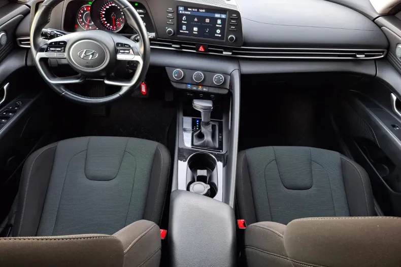 Hyundai Elantra din 2022 cu 41.793 km - oferta HYU162662 - foto 16