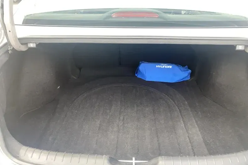 Hyundai Elantra din 2023 cu 41.300 km - oferta HYU162682 - foto 13