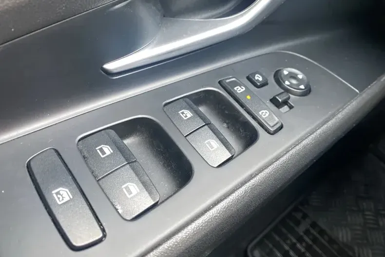 Hyundai Elantra din 2023 cu 41.300 km - oferta HYU162682 - foto 18