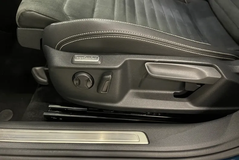 Volkswagen Passat din 2021 cu 70.869 km - oferta VOL162686 - foto 27