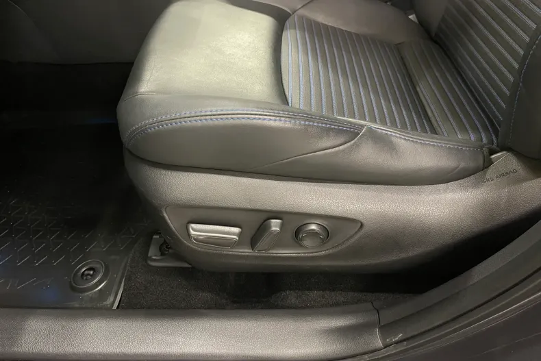 Toyota RAV4 din 2021 cu 154.642 km - oferta TOY162687 - foto 19