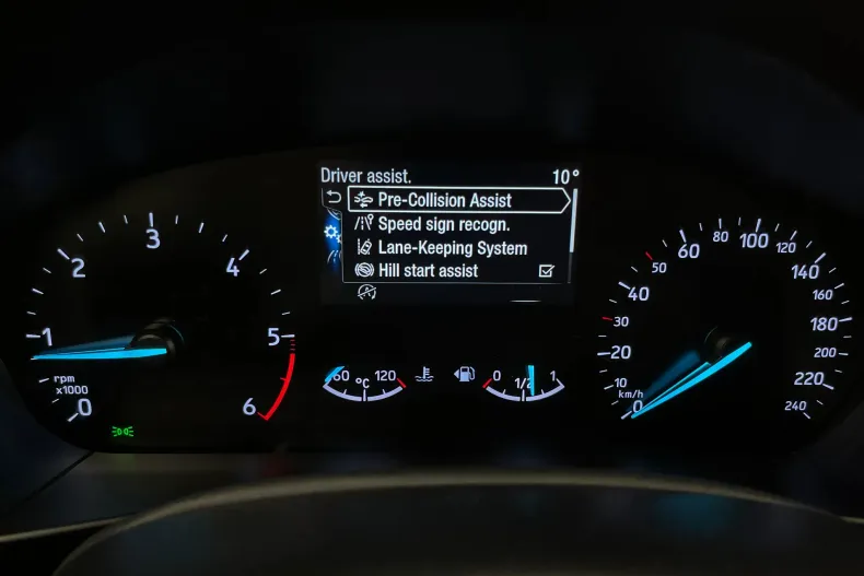 Ford Focus din 2020 cu 32.935 km - oferta FOR162695 - foto 19