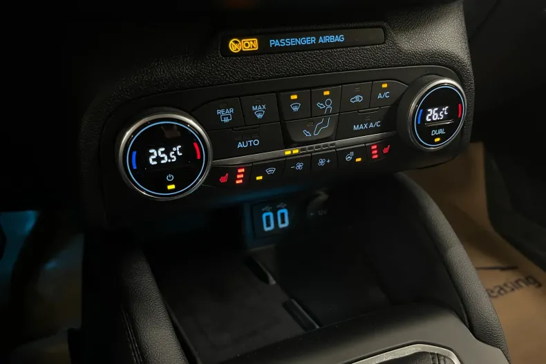 Ford Focus din 2021 cu 70.754 km - oferta FOR162698 - foto 20