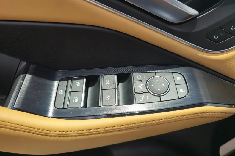 Nissan X-Trail din 2025 cu 2.500 km - oferta NIS162711 - foto 19