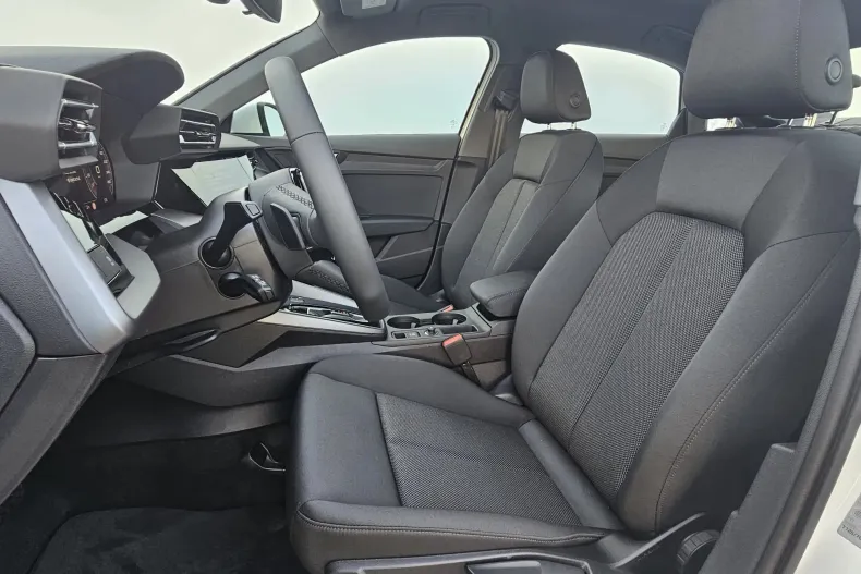 Audi A3 din 2023 cu 120 km - oferta AUD162730 - foto 8