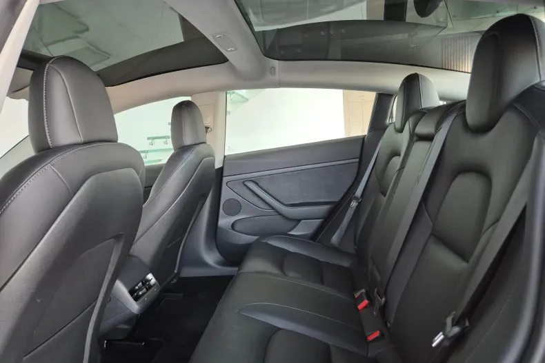 Tesla Model 3 din 2021 cu 71.000 km - oferta TES162731 - foto 13