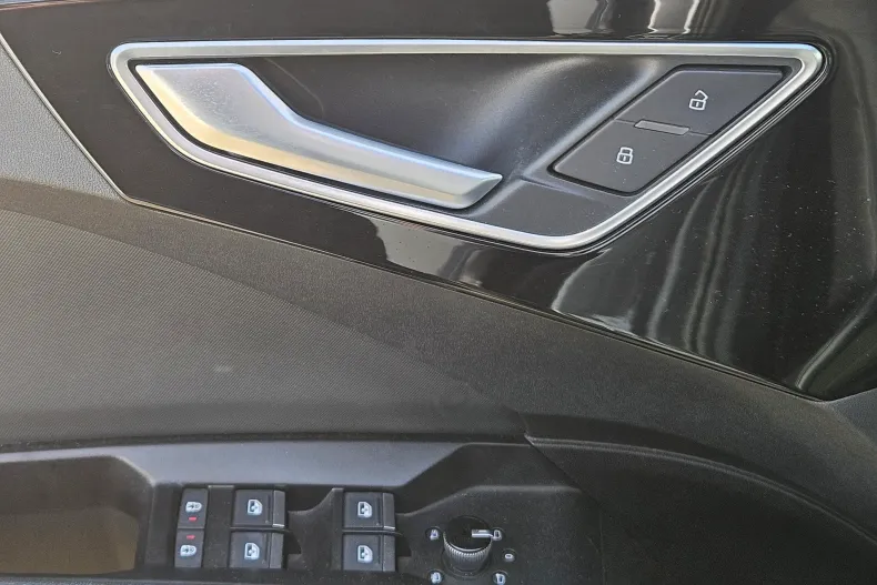 Audi Q4 din 2023 cu 31.815 km - oferta AUD162732 - foto 10