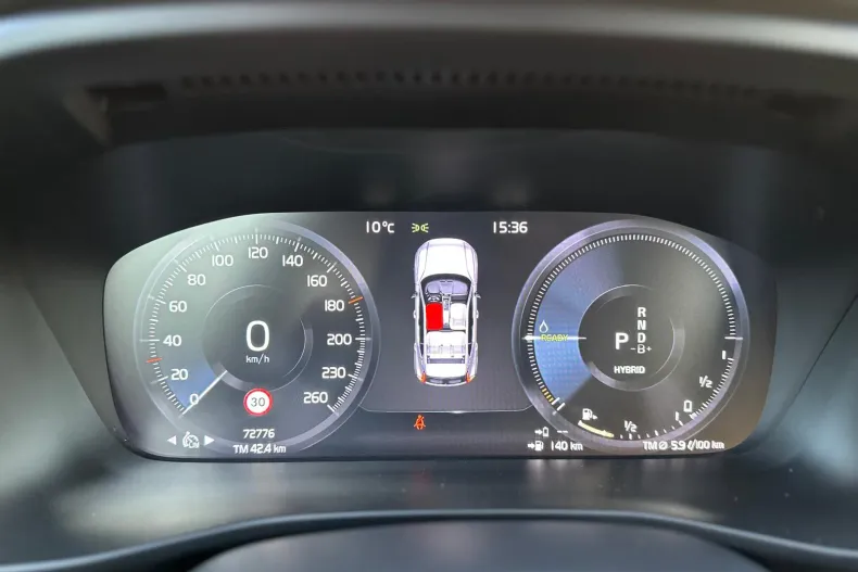 Volvo XC40 din 2020 cu 72.776 km - oferta VOL162736 - foto 8