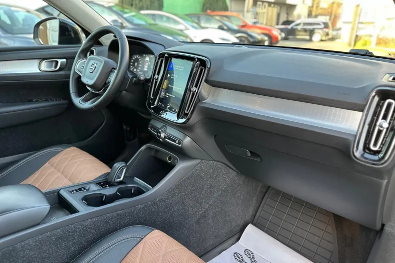 Volvo XC40 din 2020 cu 72.776 km - oferta VOL162736 - foto 18