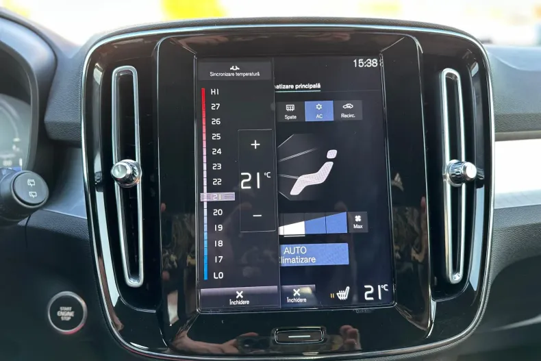 Volvo XC40 din 2020 cu 72.776 km - oferta VOL162736 - foto 27