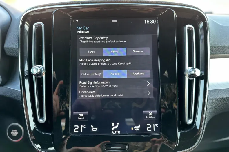 Volvo XC40 din 2020 cu 72.776 km - oferta VOL162736 - foto 29