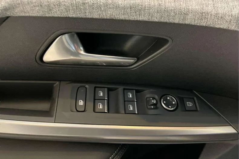 Peugeot 3008 din 2025 cu 3.900 km - oferta PEU162739 - foto 11