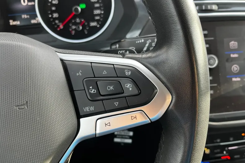 Volkswagen Tiguan din 2023 cu 83.854 km - oferta VOL162748 - foto 17