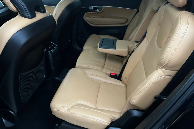 Volvo XC90 din 2023 cu 54.401 km - oferta VOL162753 - foto 11