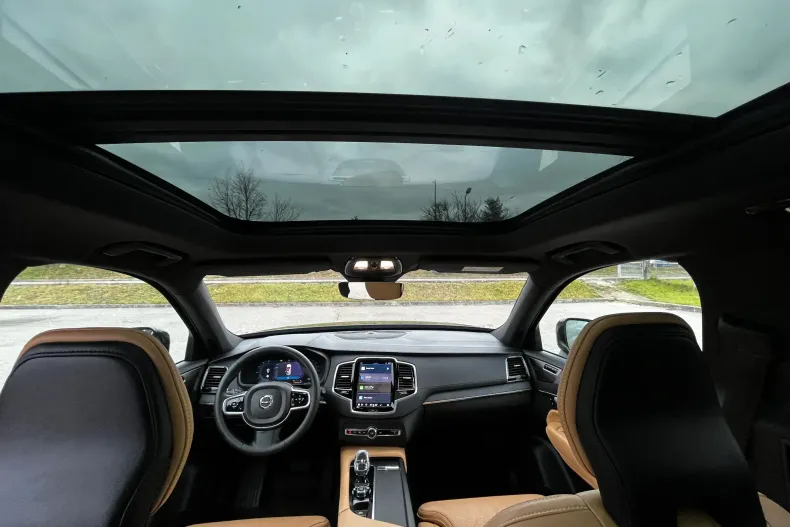 Volvo XC90 din 2023 cu 54.401 km - oferta VOL162753 - foto 13
