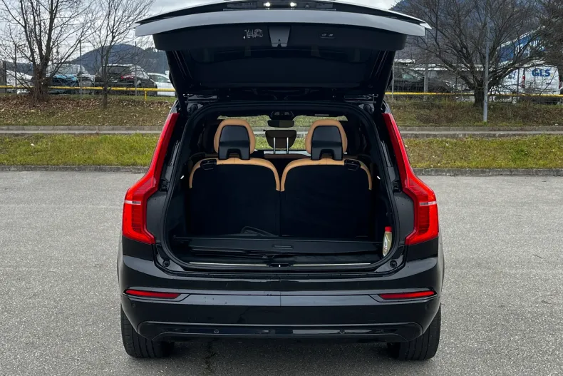 Volvo XC90 din 2023 cu 54.401 km - oferta VOL162753 - foto 30