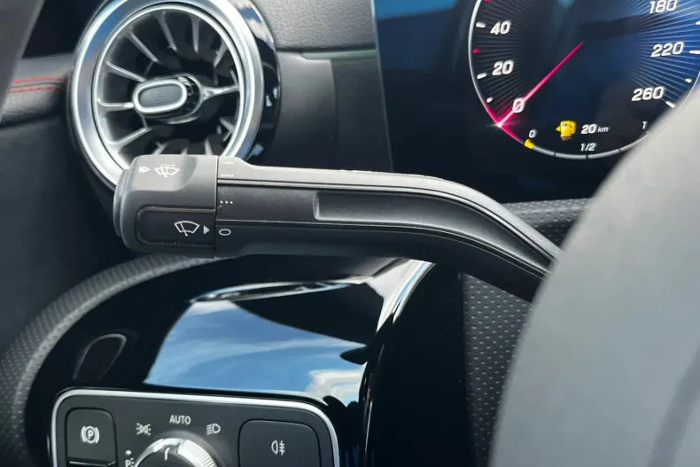 Mercedes-Benz CLA din 2024 cu 12.446 km - oferta MER162756 - foto 17