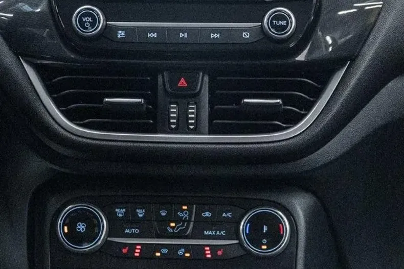 Ford Puma din 2021 cu 15.800 km - oferta FOR162782 - foto 4