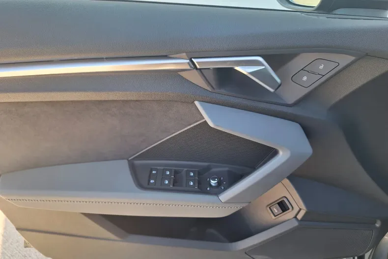 Audi S3 din 2023 cu 29.786 km - oferta AUD162788 - foto 8